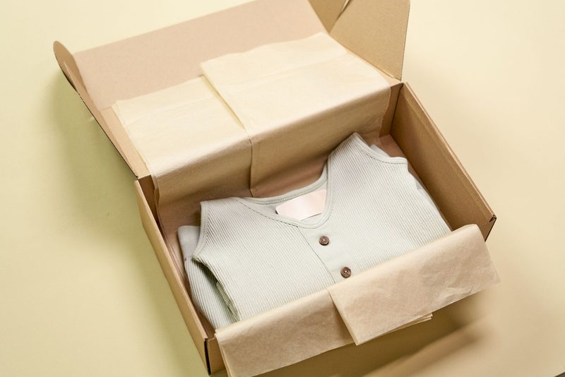 E-Commerce und Abo-Boxen – Geschenk- und Aktionsverpackung bei APOOL WERKE (Illustrationsfoto)